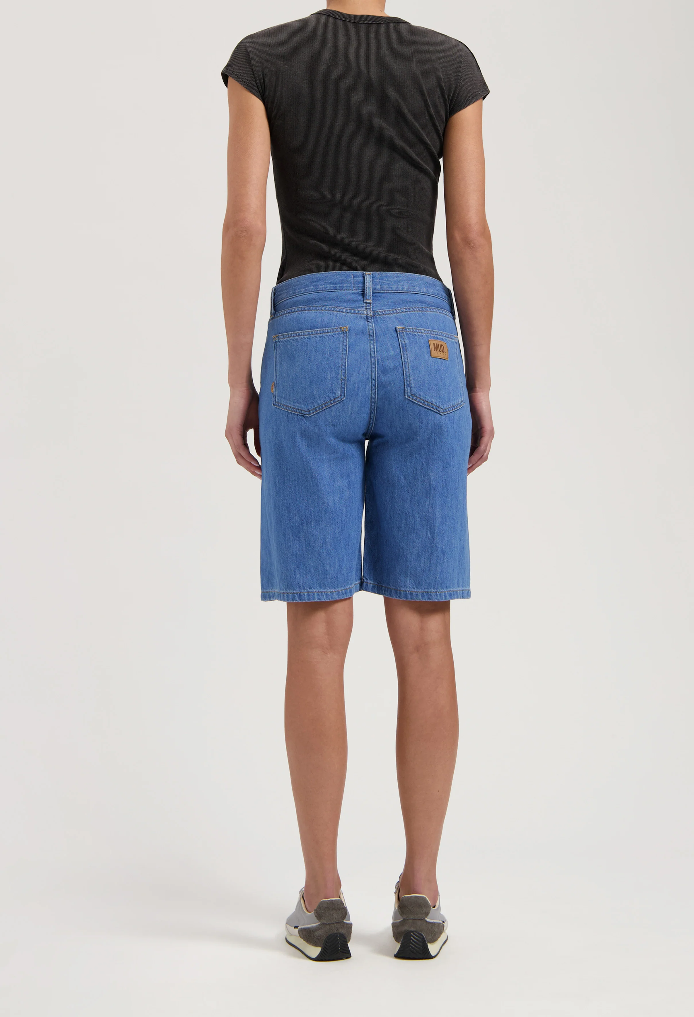 Suzy Mid Short - Medium Stone - Image 3