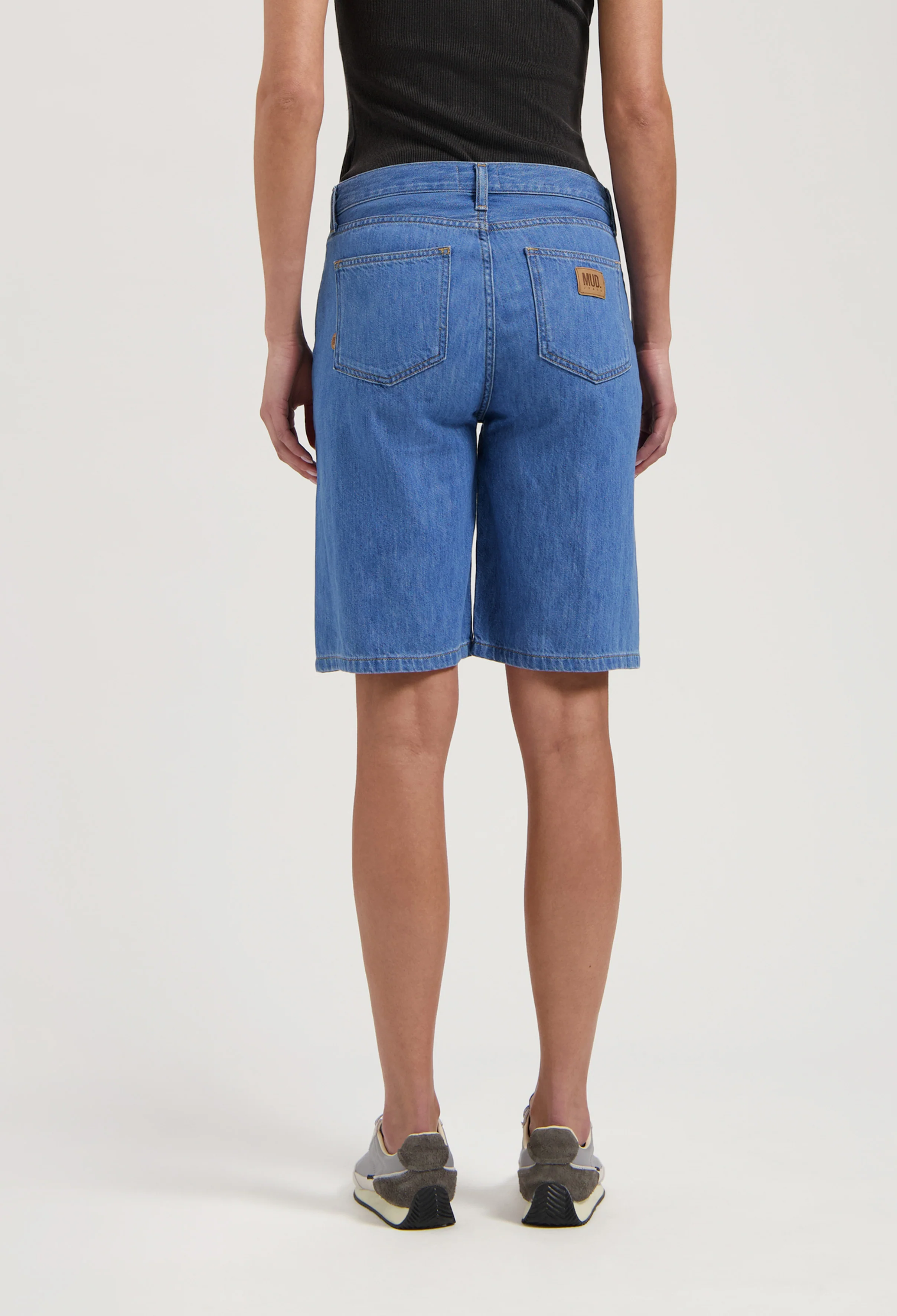Suzy Mid Short - Medium Stone - Image 5